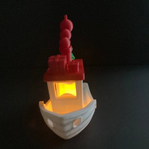 Holiday large Benchy 3D printed lighted decoration ornament red white green - Picture 7 of 13